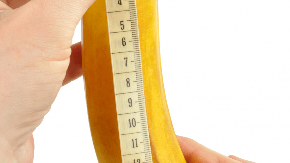 measuring its size in centimeters
